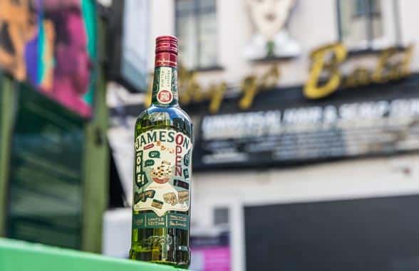 Jameson Irish Whiskey-Flaschen laden zur digitalen Interaktion ein